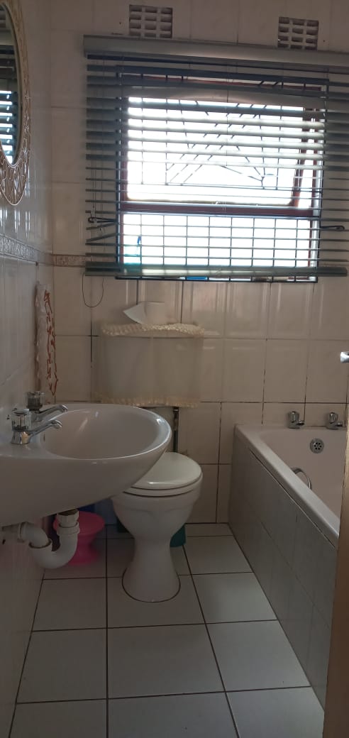 To Let 3 Bedroom Property for Rent in Amalinda Eastern Cape
